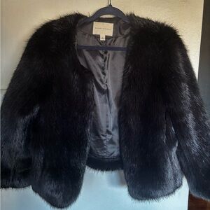 🖤 Banana Republic Faux Fur Jacket – Black | Chic & Luxe